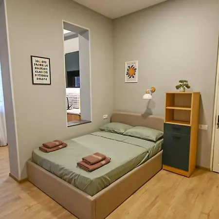 Studio With Balcony In Old City 第比利斯 外观 照片